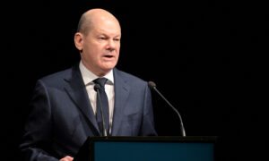Scholz: Risk of Russia Using Nuclear Weapons Has Diminished, for Now