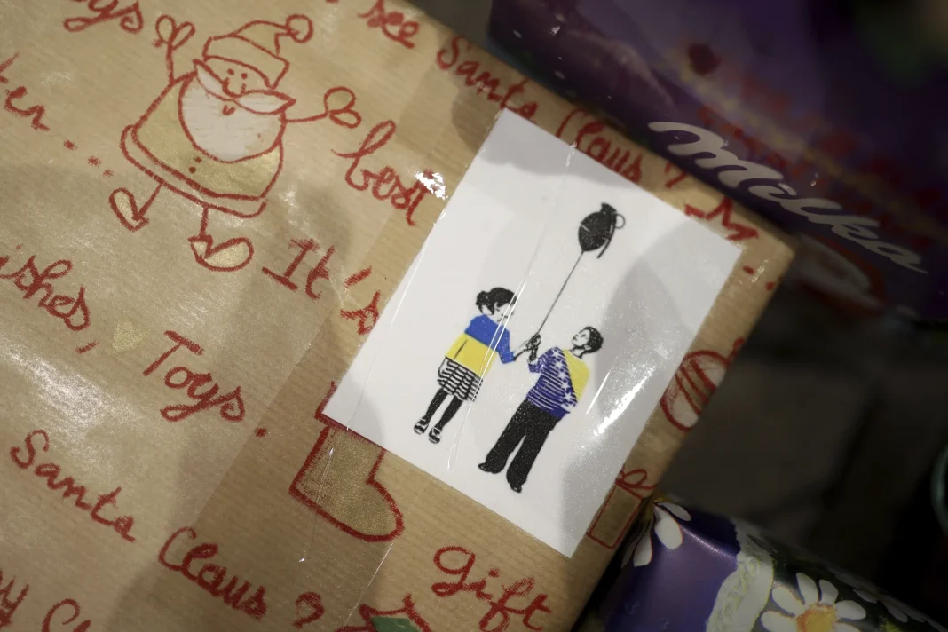 ボスニアの子どもたちがウクライナに贈ったプレゼントは、両親の思い出を呼び起こす。