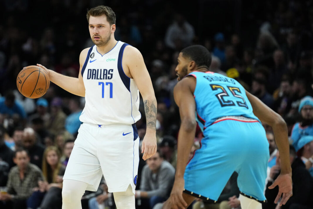 Mavericks star Luka Doncic reportedly day-to-day with ‘mild’ ankle sprain after leaving game vs. Suns early