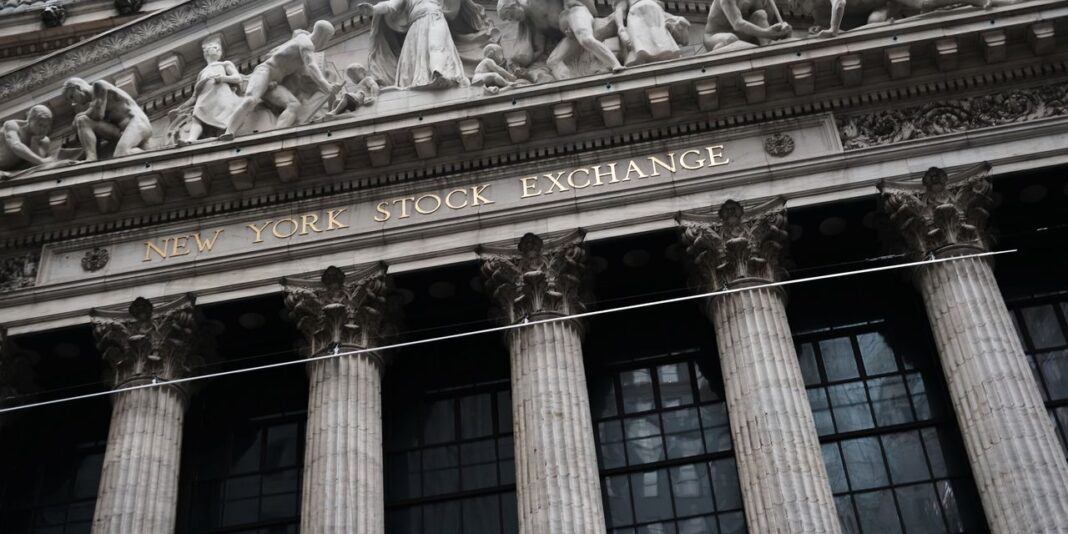 マーケット・エクストラダウが2023年の最高値を更新する中、最も古い株式市場予測ツールのひとつが復活を遂げつつある。
