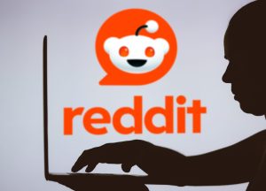 Reddit、IPO計画で65億ドルの評価を視野-パンデミック時代のピークには遠く及ばず