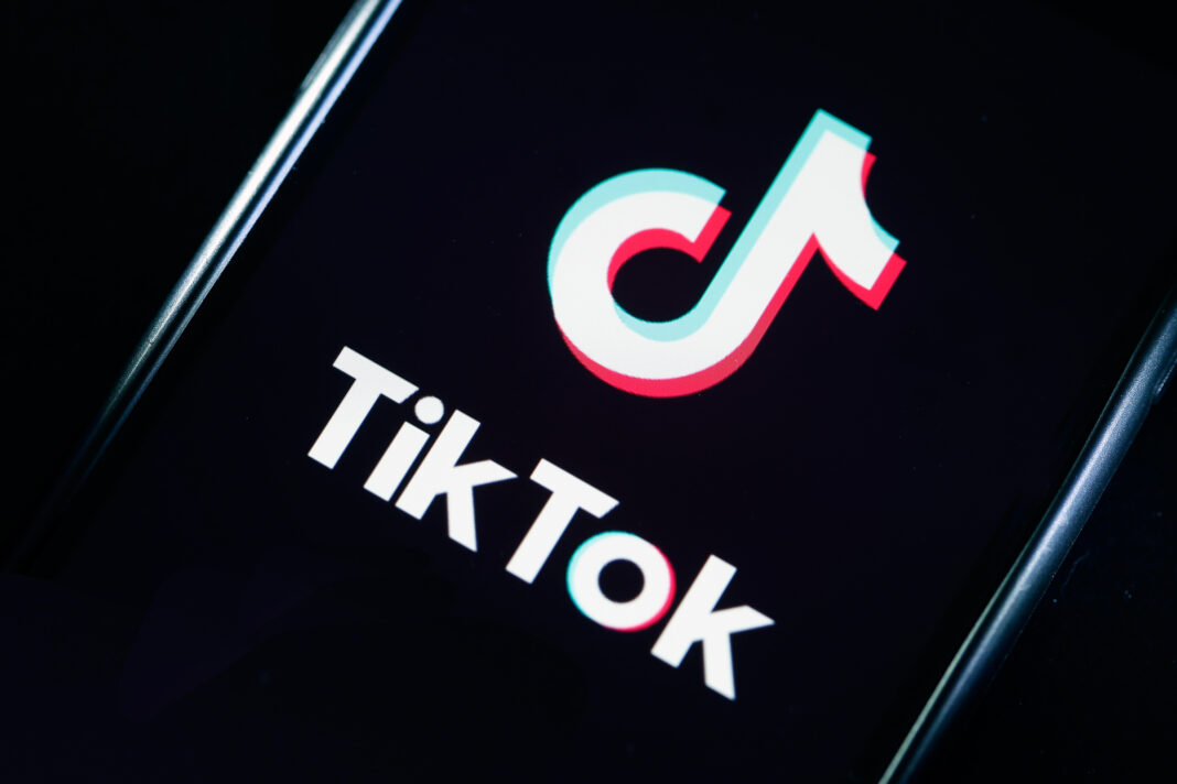 米国、TikTok禁止法案を可決 中国資本のアプリに不透明な運命