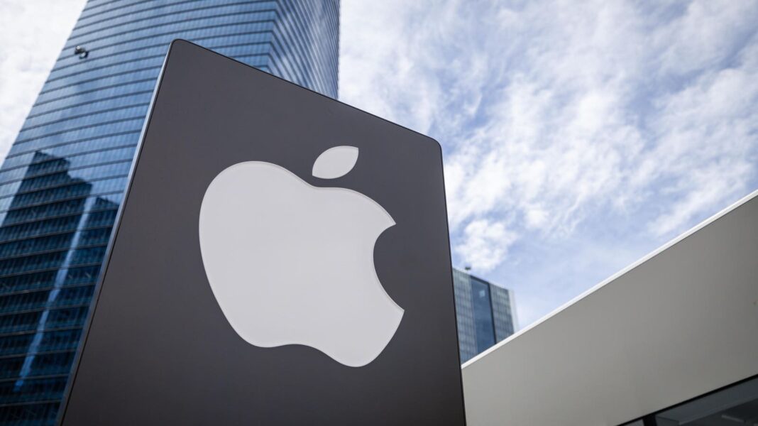 トランプ大統領が25％の関税を発動した後、アップルの株価が暴落