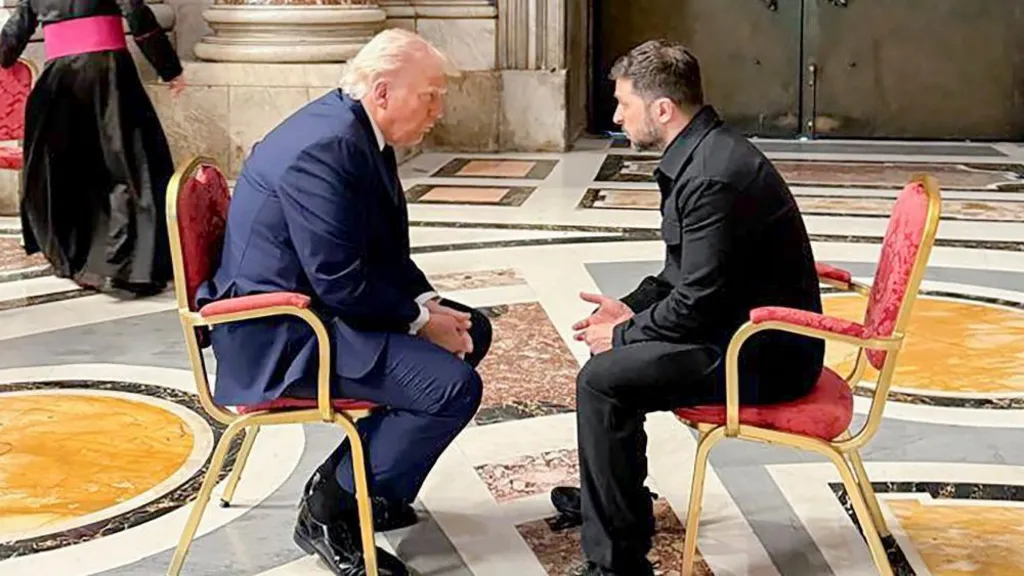 トランプ大統領、バチカンでゼレンスキーと会談後、プーチンの和平願望を疑問視