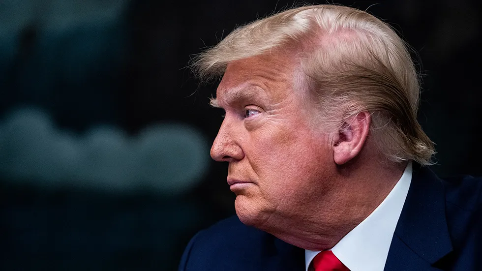 トランプ大統領、ロシアの石油貿易をめぐりインドを非難し、関税引き上げを宣言