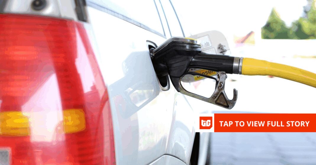 ガソリン価格の下落に伴い、南アフリカのオンライン小売業者は現金化の準備を進めている。